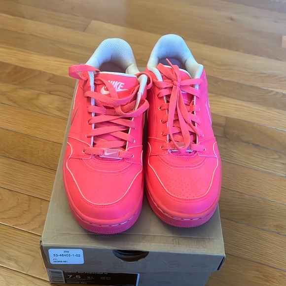 Nike Shoes - Nike air prestige 3